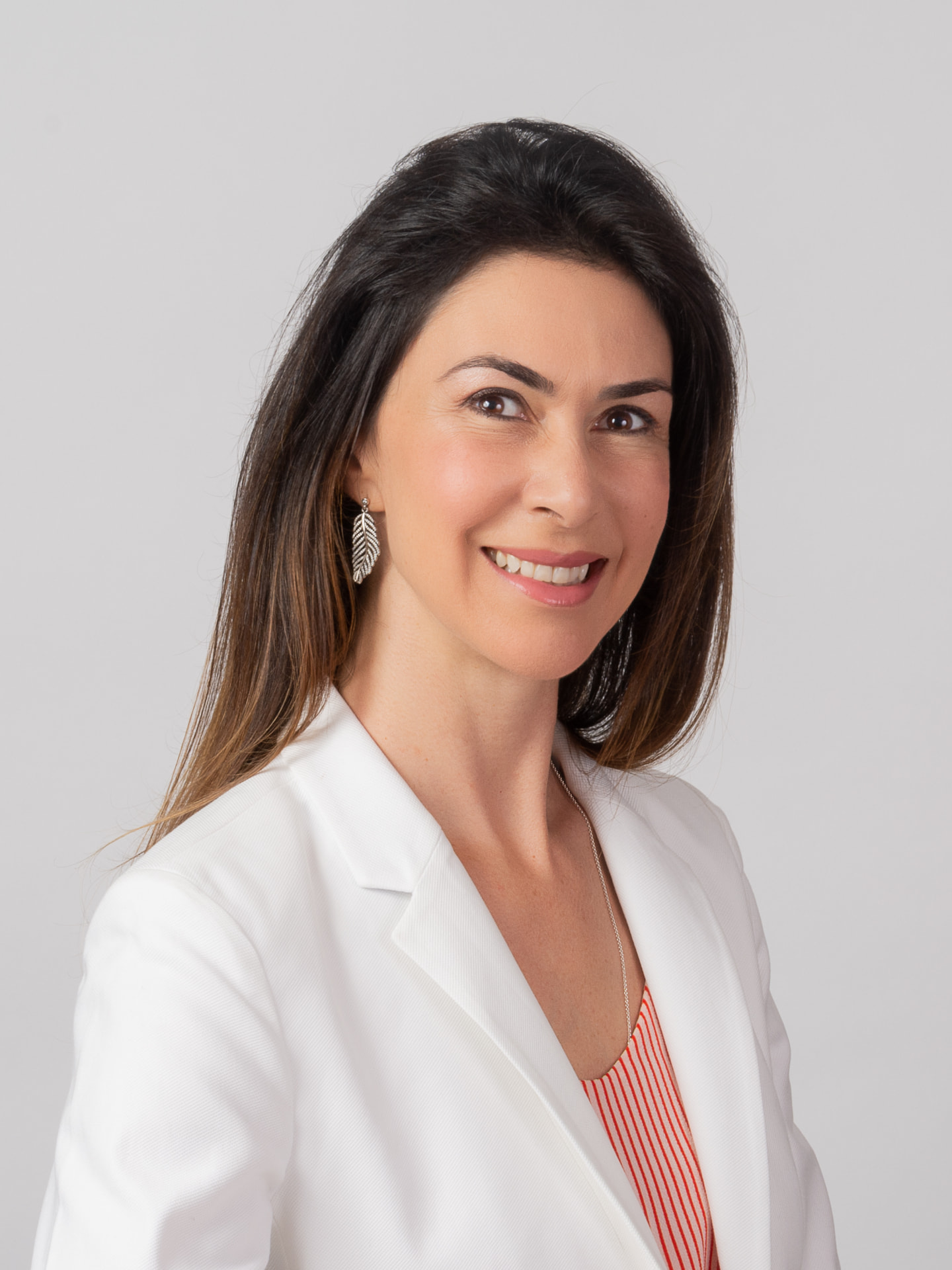Dra. Fernanda Gualberto, otorrinolaringologista com 25 anos de carreira